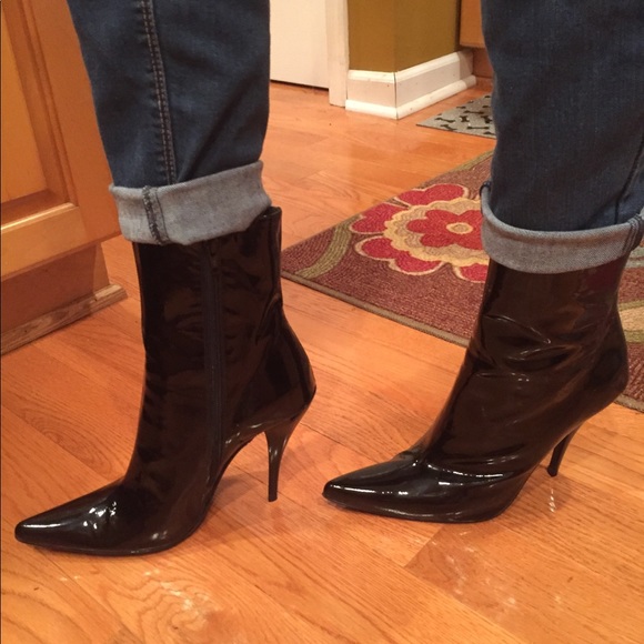 stuart weitzman casey harness boot